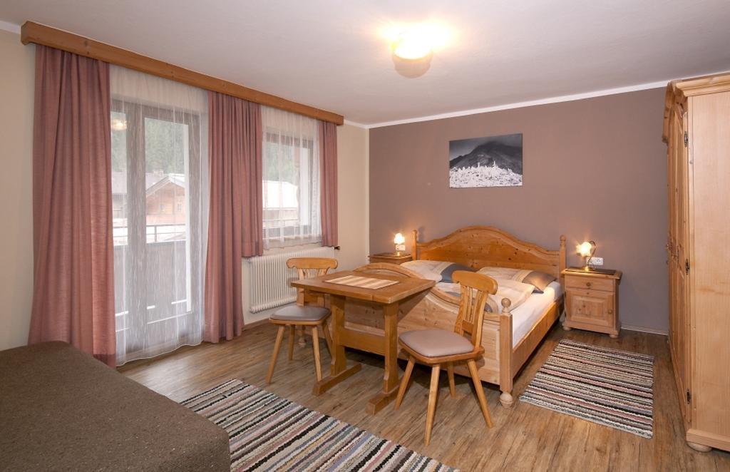 Landhaus Tyrol Mayrhofen Værelse billede